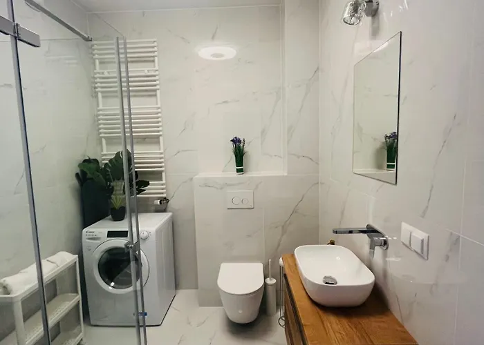 Prestige Pomorska 45a Łódź